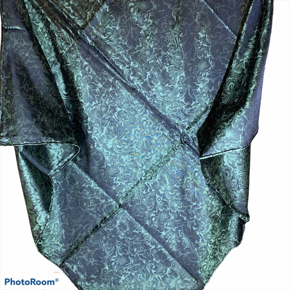 s-l1200.jpg Wyoming Traders Wild Rag 100% Silk Baroque Jacquard Scarf 34.5\